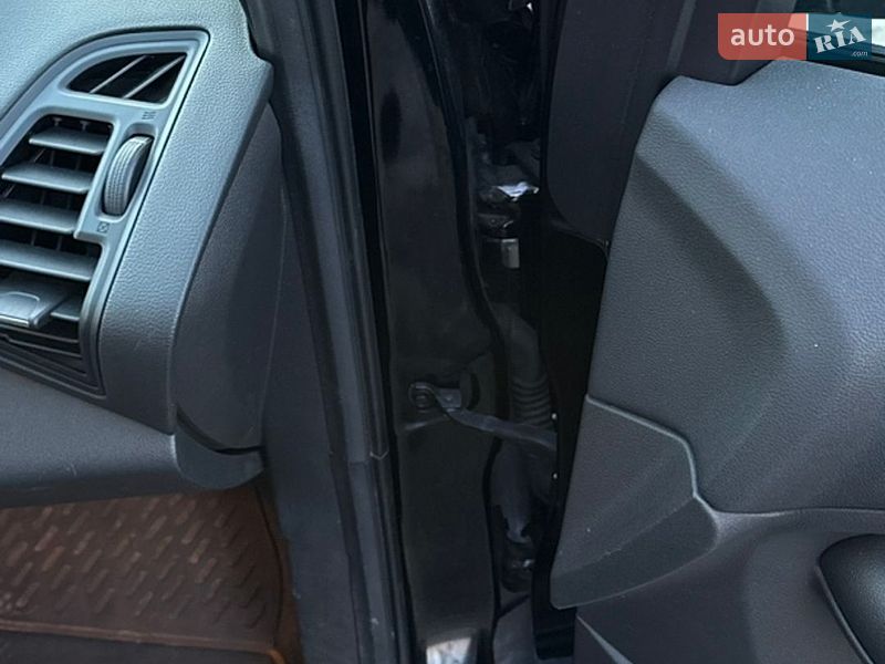 Внедорожник / Кроссовер Ford Escape 2017 в Ивано-Франковске