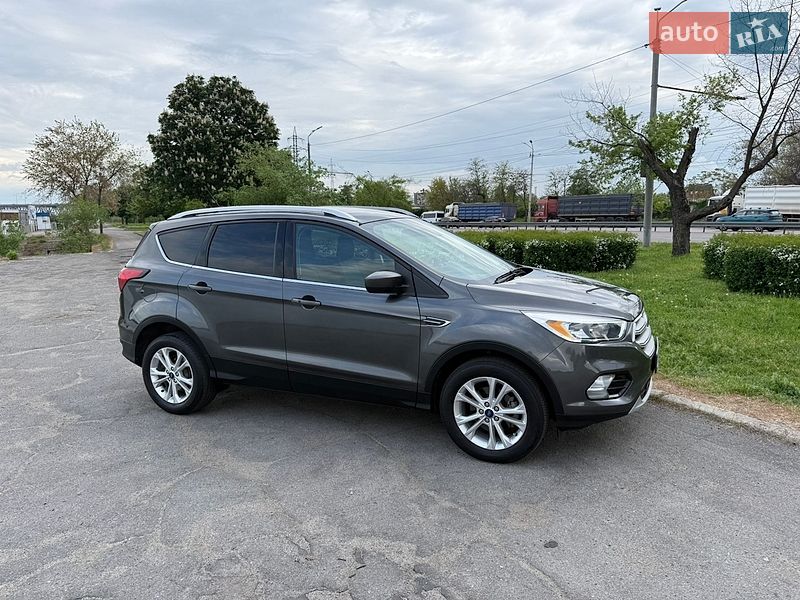 Внедорожник / Кроссовер Ford Escape 2018 в Днепре