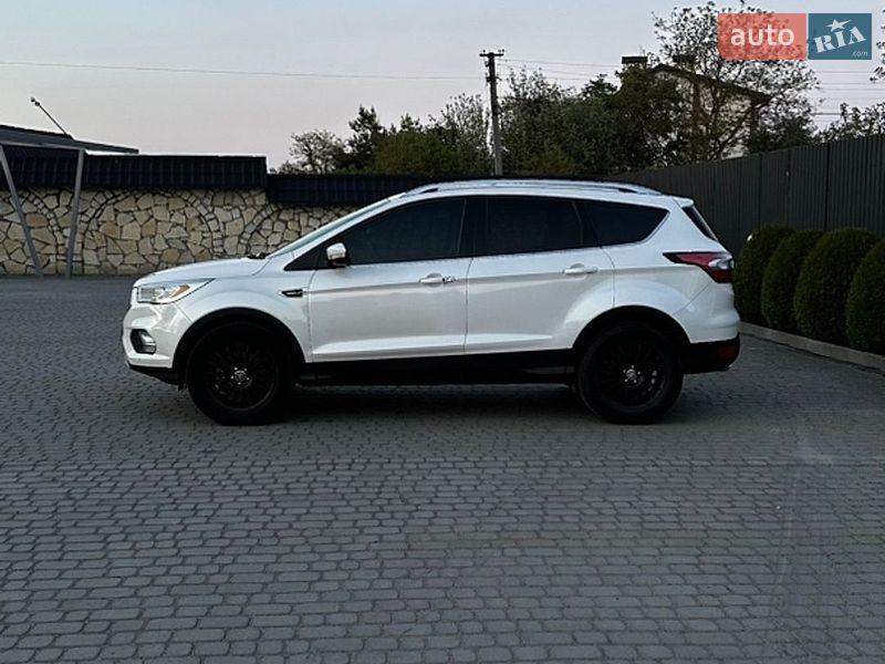 Позашляховик / Кросовер Ford Escape 2018 в Львові