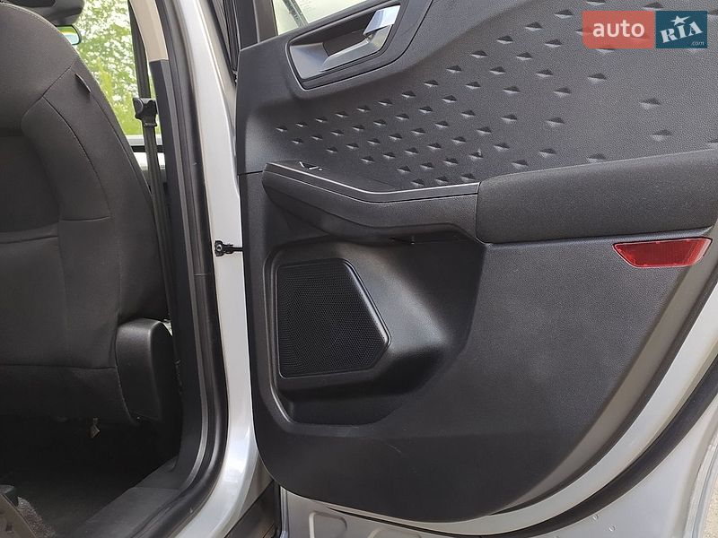 Внедорожник / Кроссовер Ford Escape 2019 в Шептицькому