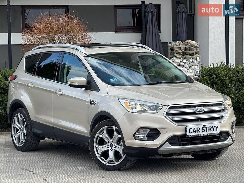 Внедорожник / Кроссовер Ford Escape 2017 в Стрые