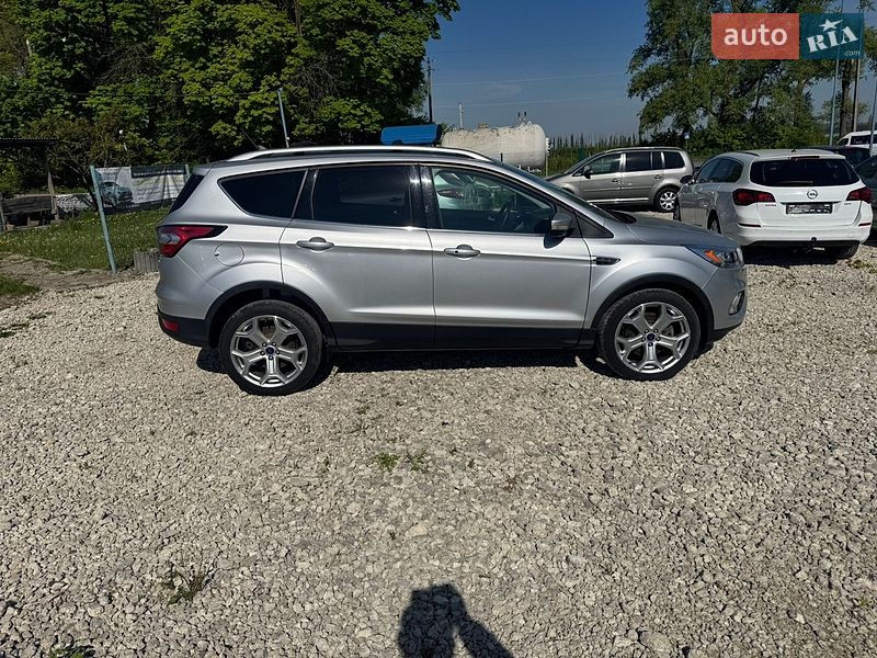 Внедорожник / Кроссовер Ford Escape 2018 в Городке