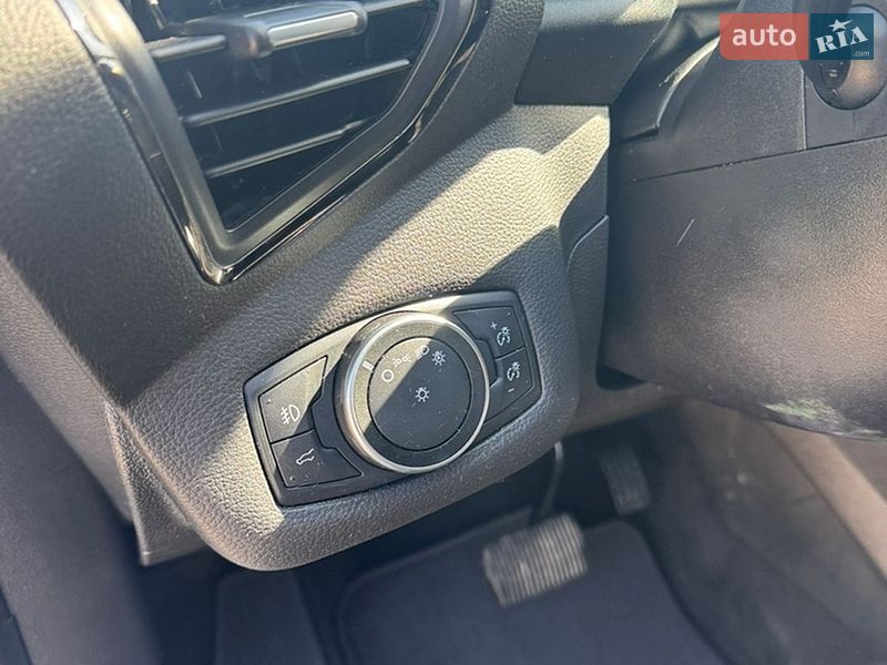 Внедорожник / Кроссовер Ford Escape 2018 в Городке