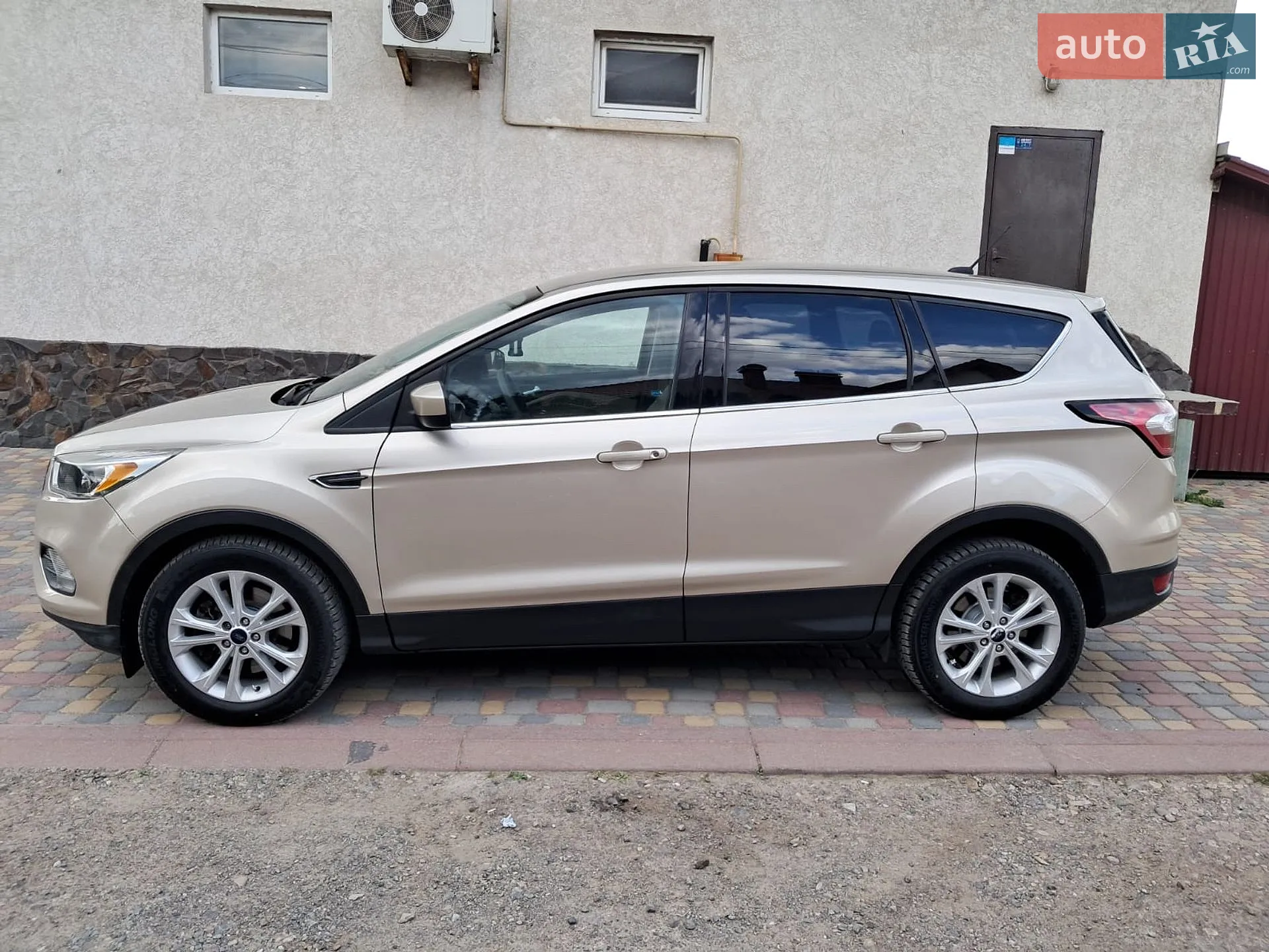 2017 Ford Escape - мініатюра 2