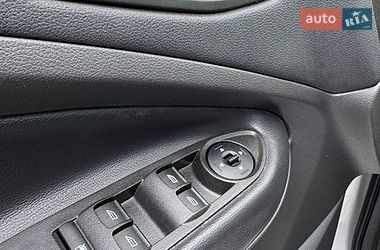 Позашляховик / Кросовер Ford Escape 2016 в Києві
