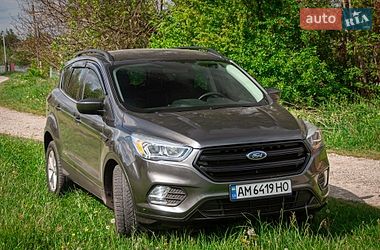 Внедорожник / Кроссовер Ford Escape 2018 в Хмельницком