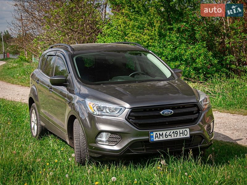 Внедорожник / Кроссовер Ford Escape 2018 в Хмельницком