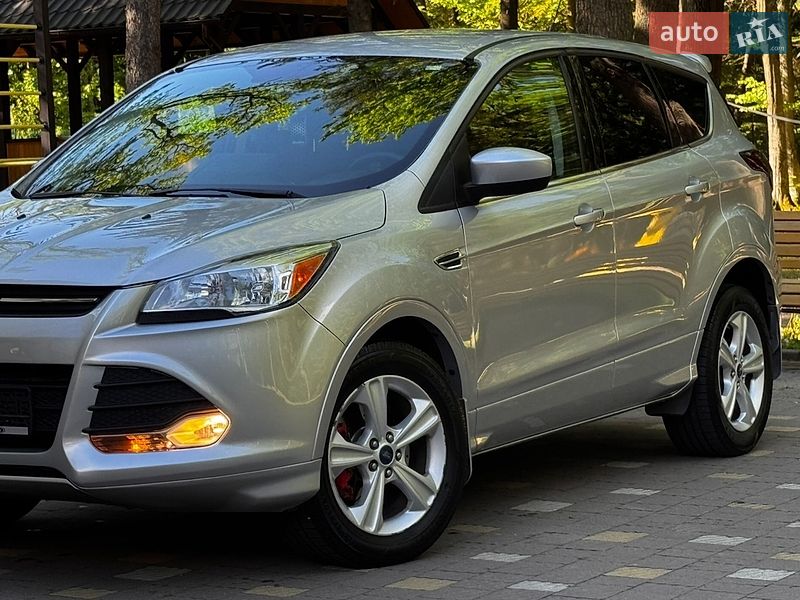 Позашляховик / Кросовер Ford Escape 2015 в Дрогобичі