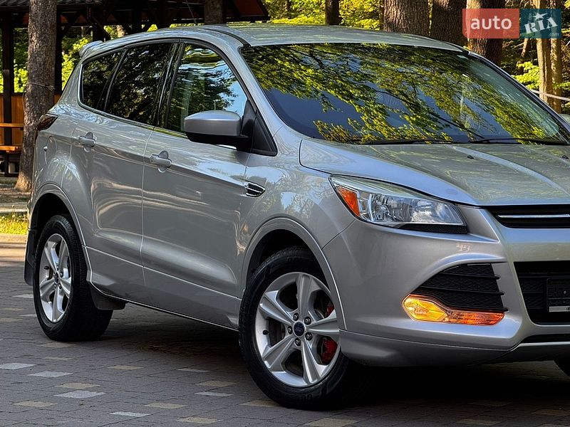 Позашляховик / Кросовер Ford Escape 2015 в Дрогобичі