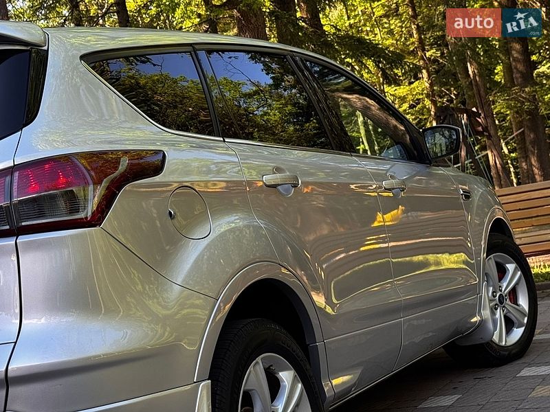 Позашляховик / Кросовер Ford Escape 2015 в Дрогобичі