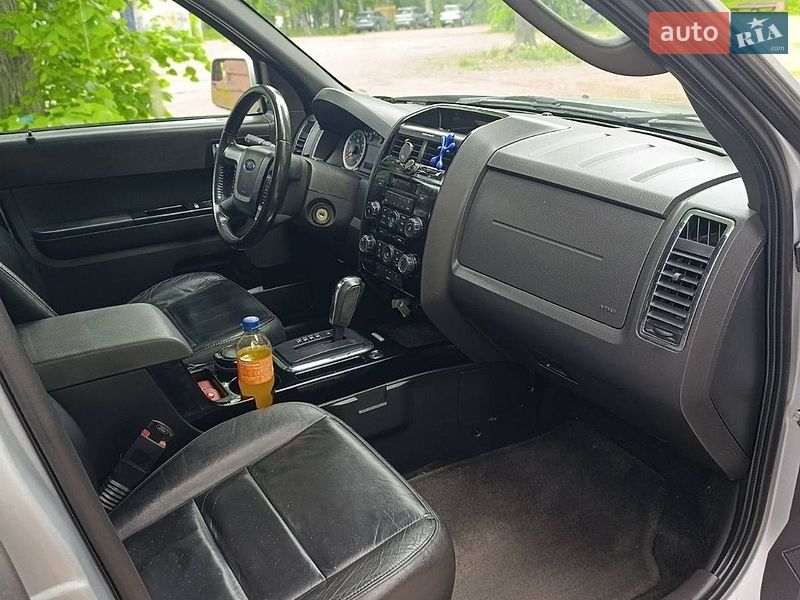 Позашляховик / Кросовер Ford Escape 2011 в Чернігові