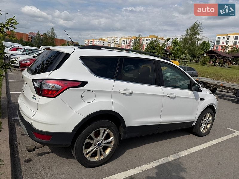 Внедорожник / Кроссовер Ford Escape 2018 в Ровно