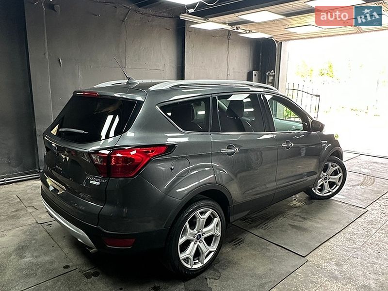 Внедорожник / Кроссовер Ford Escape 2019 в Сумах