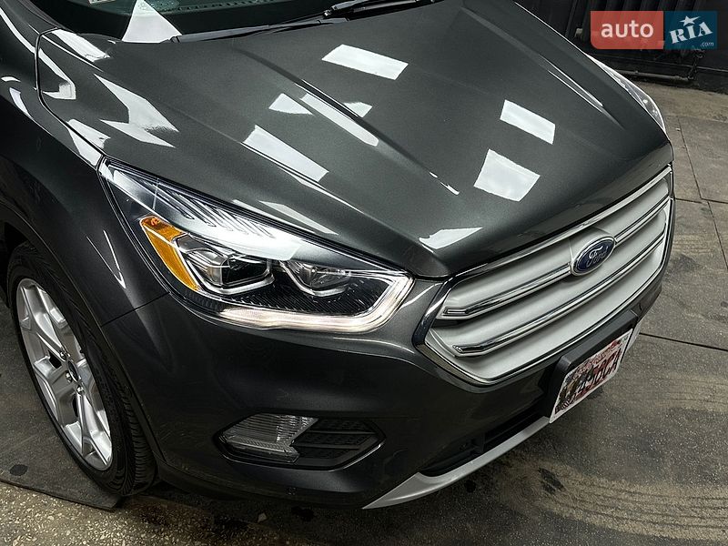 Внедорожник / Кроссовер Ford Escape 2019 в Сумах
