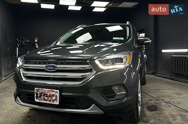 Внедорожник / Кроссовер Ford Escape 2019 в Сумах