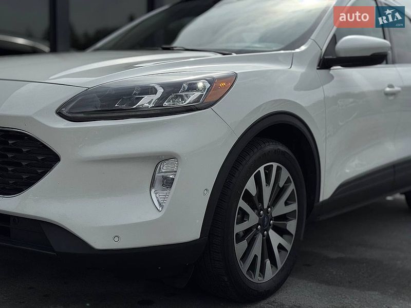 Позашляховик / Кросовер Ford Escape 2020 в Рівному