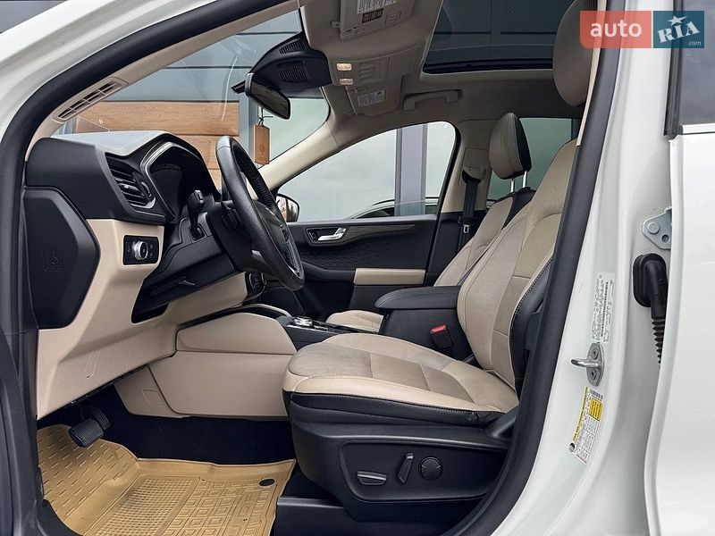 Позашляховик / Кросовер Ford Escape 2020 в Рівному