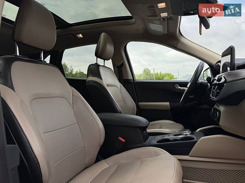 Позашляховик / Кросовер Ford Escape 2020 в Рівному