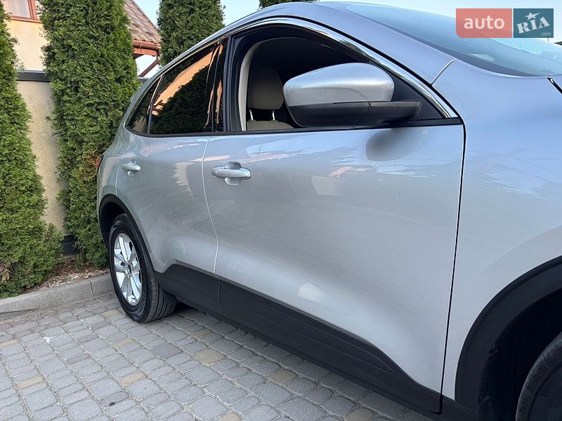 Позашляховик / Кросовер Ford Escape 2020 в Львові