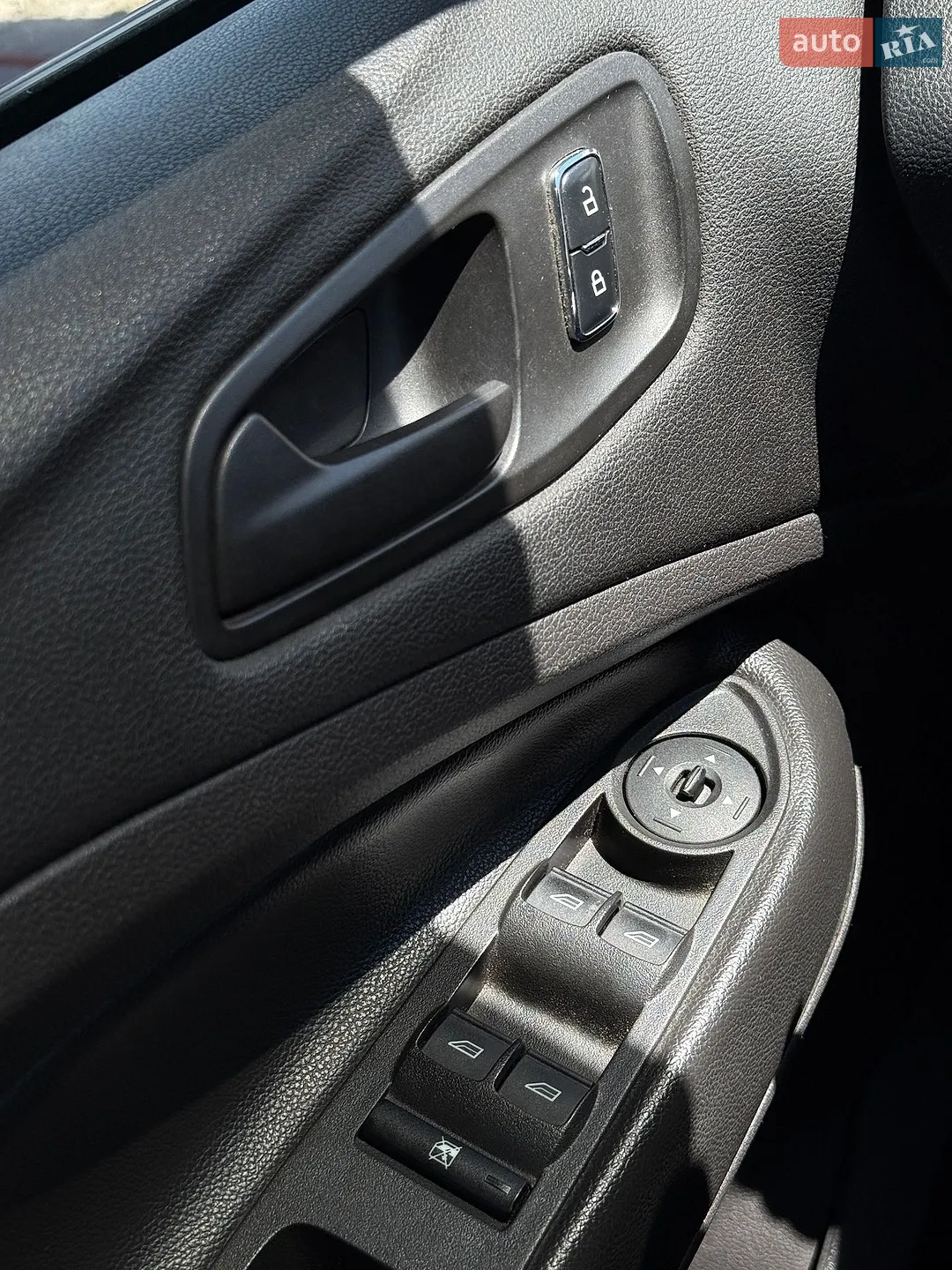 2015 Ford Escape - мініатюра 25
