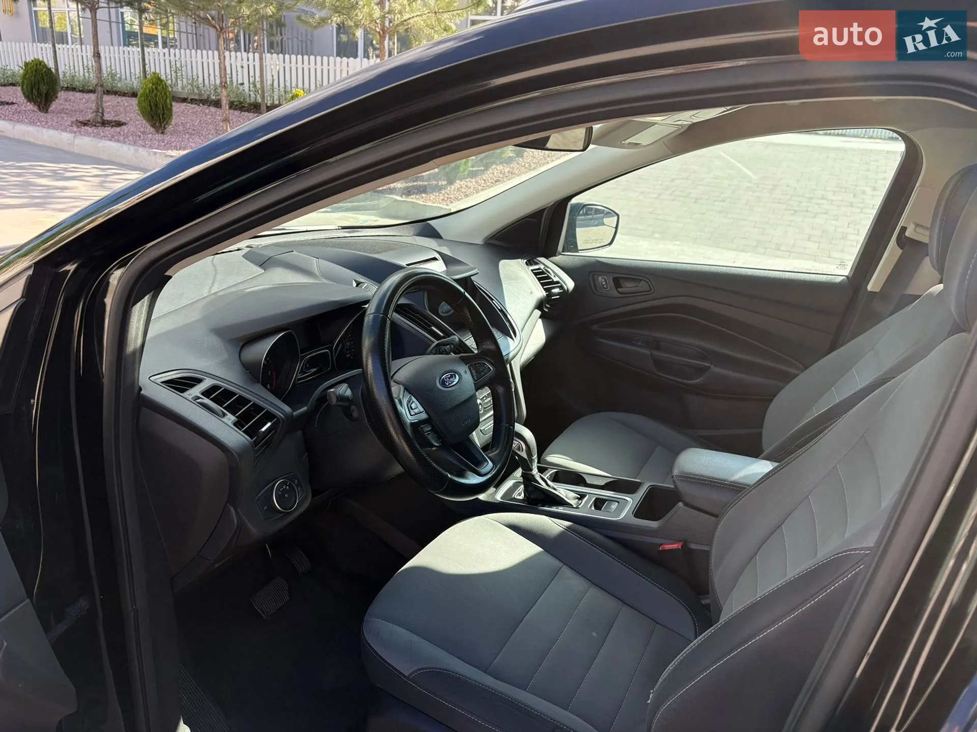 Ford Escape 2017 VIN 1FMCU0F72HUE84341 фото оголошення 10 з 21