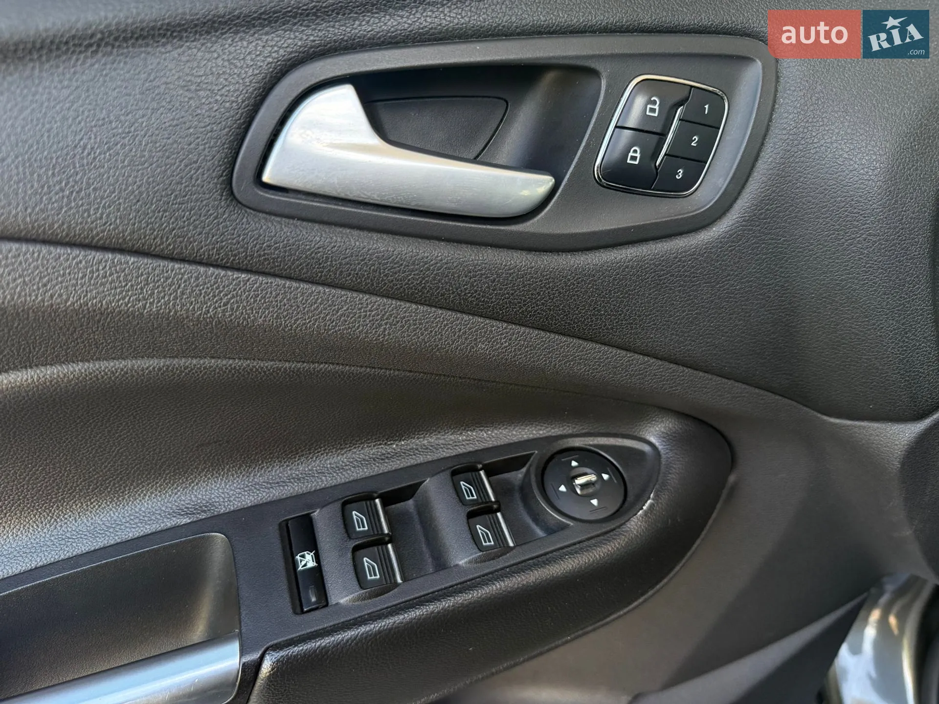 2015 Ford Escape - мініатюра 11