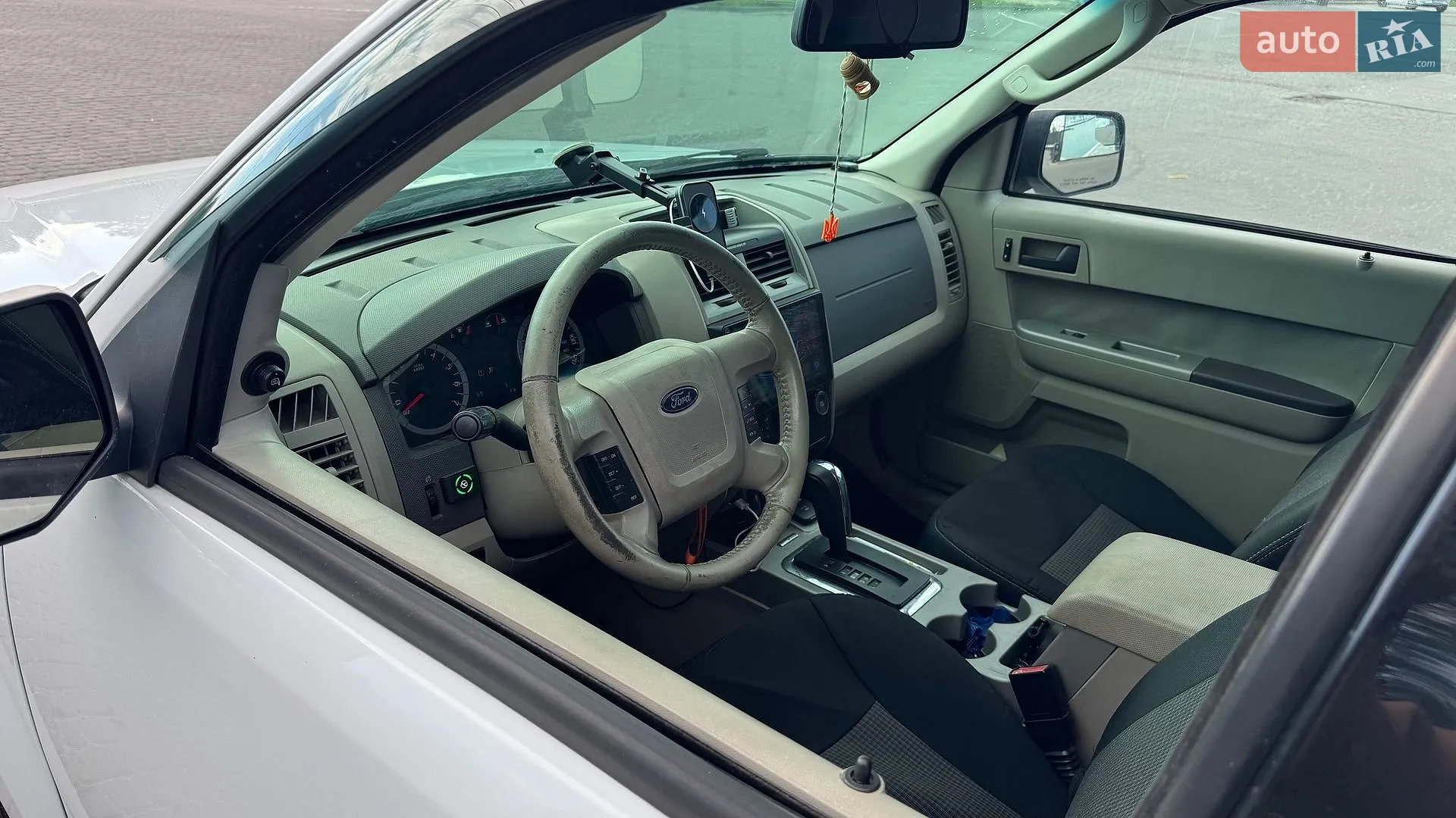 2010 Ford Escape - мініатюра 3
