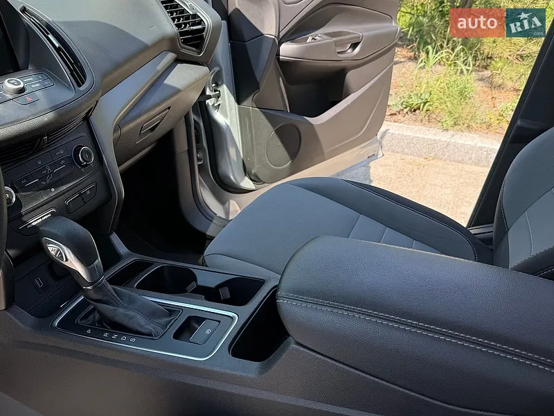 Ford Escape 2019 VIN 1FMCU0F73KUA89544 фото оголошення 17 з 79