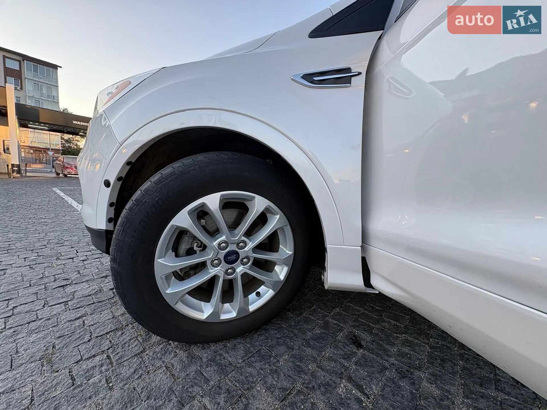 2017 Ford Escape - мініатюра 2