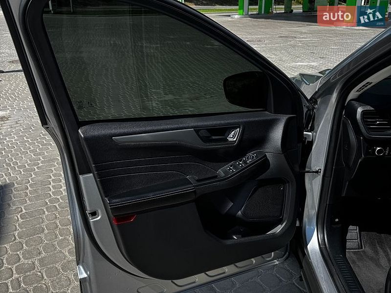 Внедорожник / Кроссовер Ford Escape 2023 в Золочеве