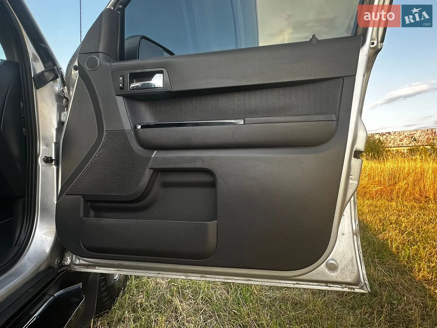 2010 Ford Escape - мініатюра 27