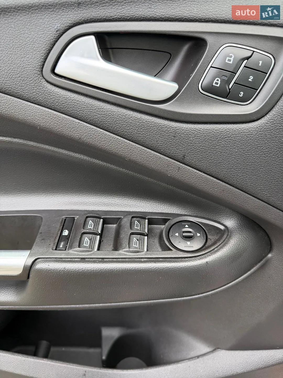 2017 Ford Escape - мініатюра 23