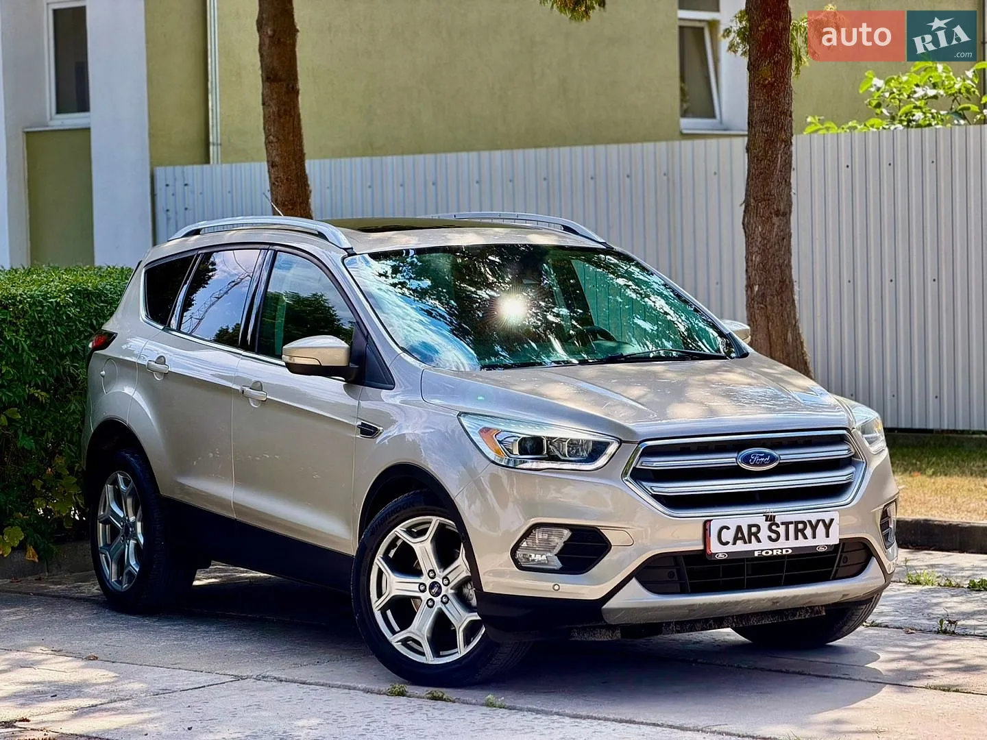 2017 Ford Escape - мініатюра 2