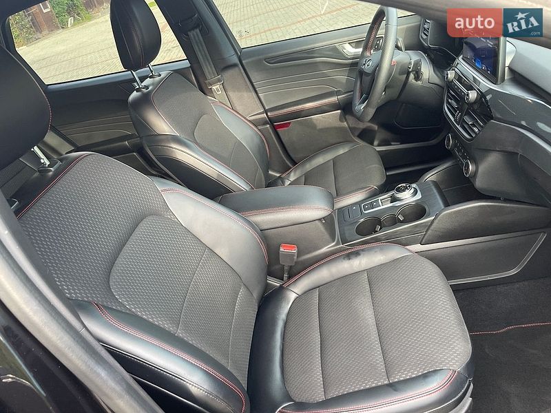 Внедорожник / Кроссовер Ford Escape 2023 в Золочеве