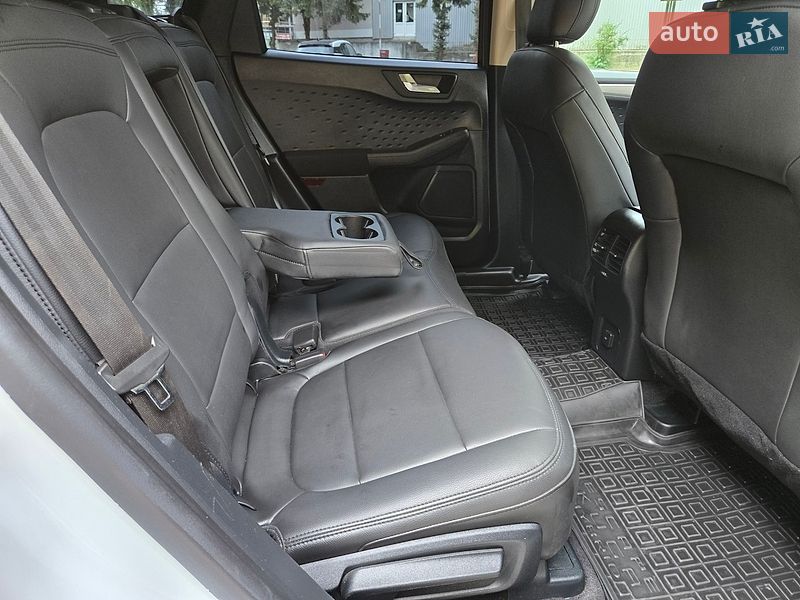 Позашляховик / Кросовер Ford Escape 2019 в Тернополі