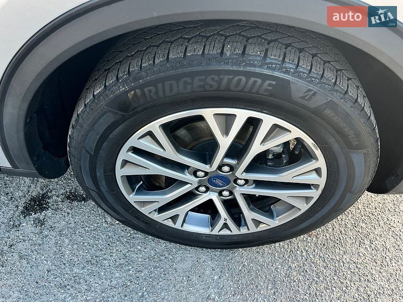 Позашляховик / Кросовер Ford Escape 2019 в Василькові
