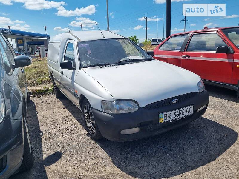 Грузовой фургон Ford Escort Express 2000 в 