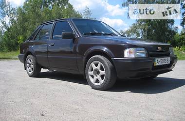 Лифтбек Ford Escort 1987 в Звягеле