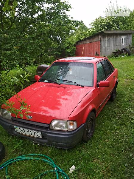 Хэтчбек Ford Escort 1987 в Львове