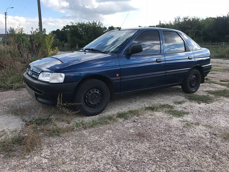 Седан Ford Escort 1991 в Чернигове