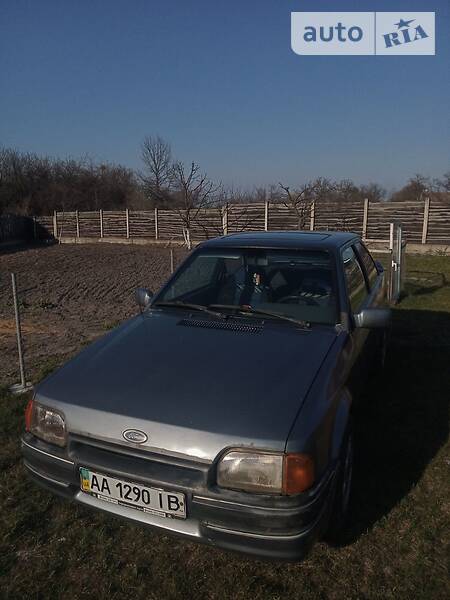 Хетчбек Ford Escort 1988 в Києві