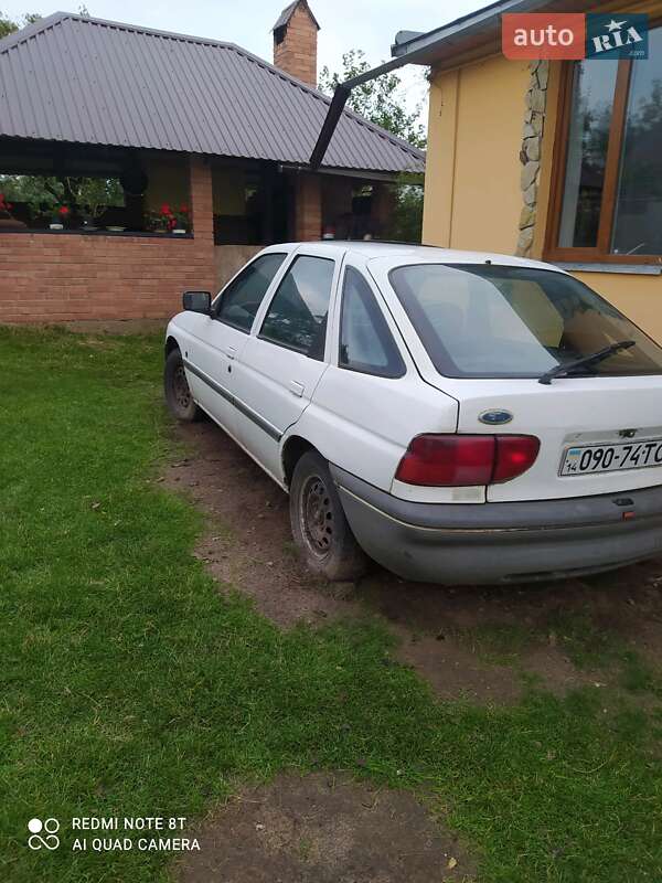 Седан Ford Escort 1993 в Львове фото 9 Седан Ford Escort 1993 в Львове