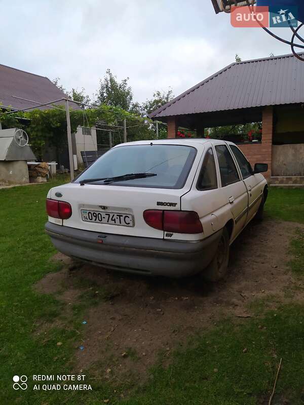 Седан Ford Escort 1993 в Львове фото 7 Седан Ford Escort 1993 в Львове