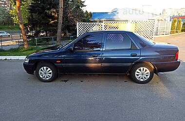 Седан Ford Escort 1995 в Рівному