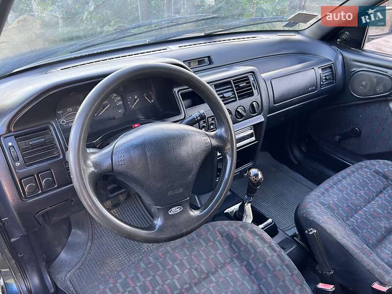 Седан Ford Escort 1994 в Раздельной