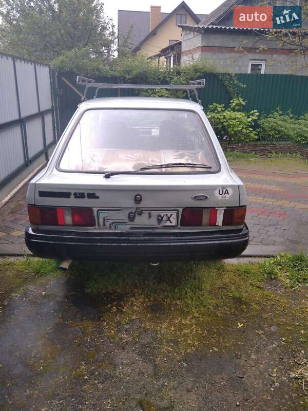 Хэтчбек Ford Escort 1987 в Самборе