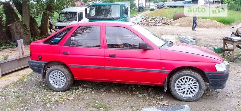 Ліфтбек Ford Escort 1990 в Чорткові