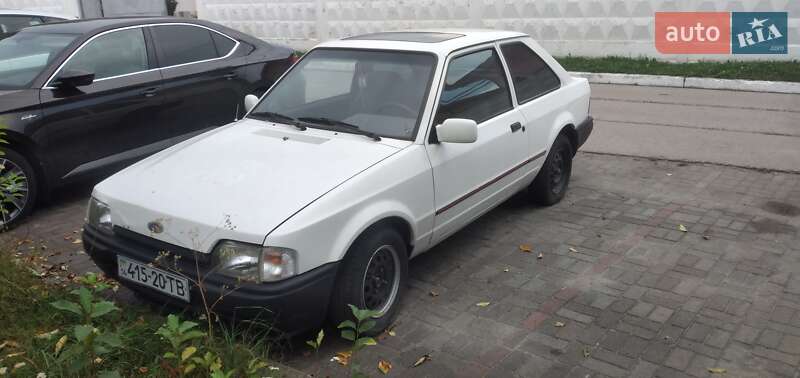 Ліфтбек Ford Escort 1988 в Шептицькому