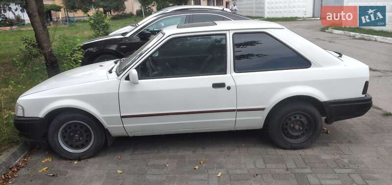 Ліфтбек Ford Escort 1988 в Шептицькому