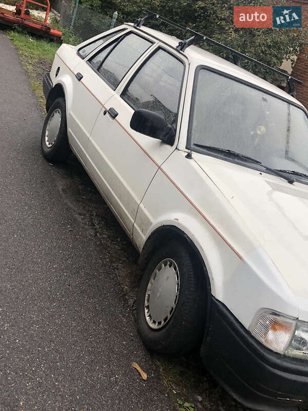 Хетчбек Ford Escort 1986 в Львові
